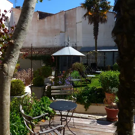 Hotel La Maison Douce