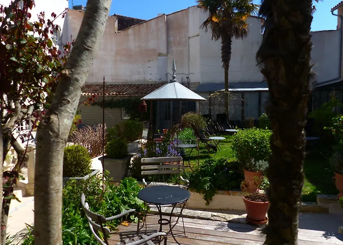 Hotel La Maison Douce